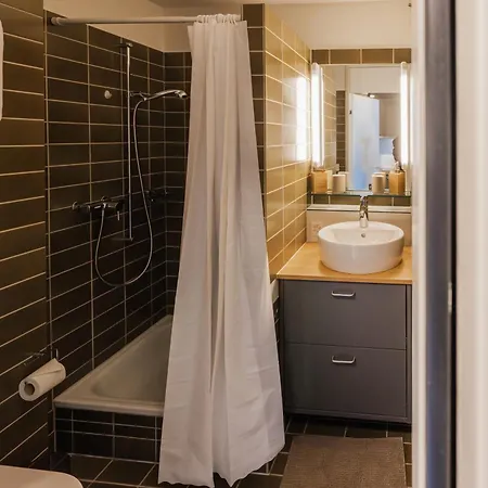 Surfers Oase Near Interlaken At With Pool * Därligen