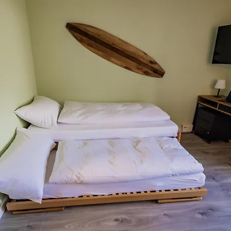 Surfers Oase Near Interlaken At With Pool Appartamento